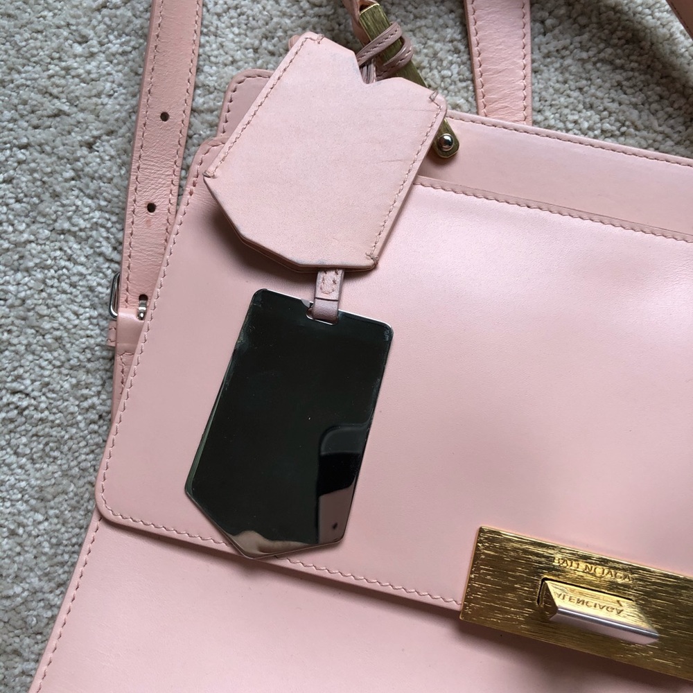 Sold - Picture 4 of 8